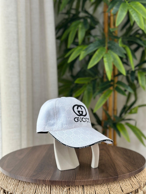 Gucci GG Canvas Baseball Hat with Interlocking G Logo (White/Black)